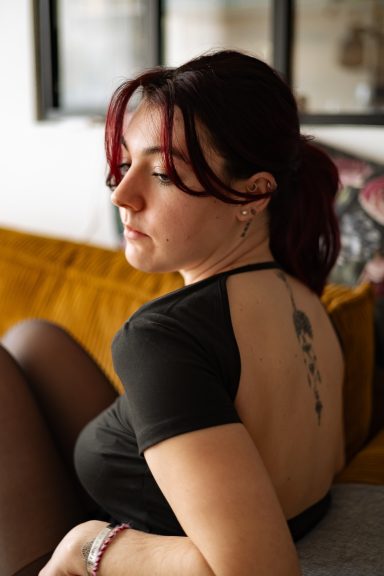 Portrait d'une jeune femme "boost yourself"